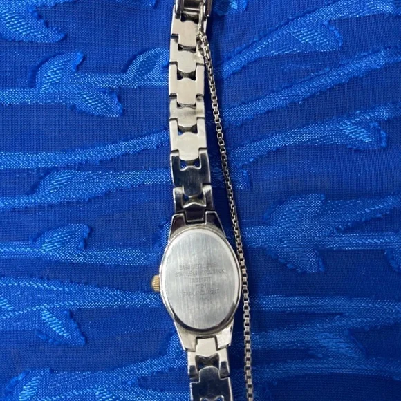 Armitron Women’s Watch - Picture 4 of 5